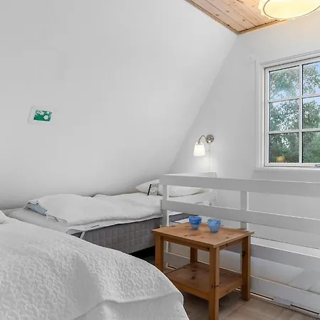 2 Bedroom Lovely In Hébergement de vacances *