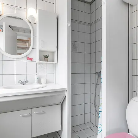 Hébergement de vacances 2 Bedroom Lovely In